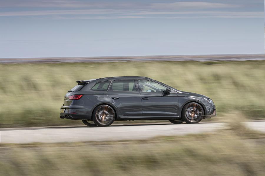  Seat Leon Cupra R ST (5F) 2019 года  (UK) (фото 27 из 40)